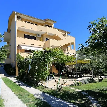 Little Heaven On Earth - Martina 3* Vlašići